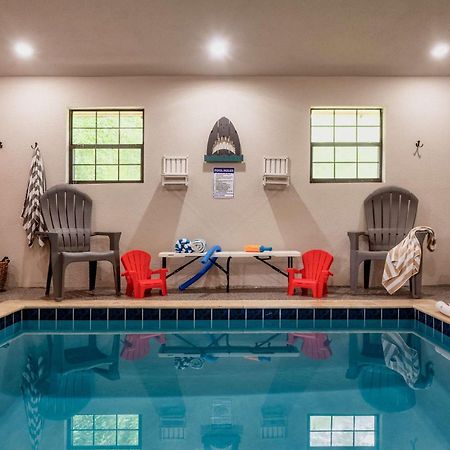 Fun Heated Pool Cabin - Walk To Parkway Pigeon Forge Ngoại thất bức ảnh