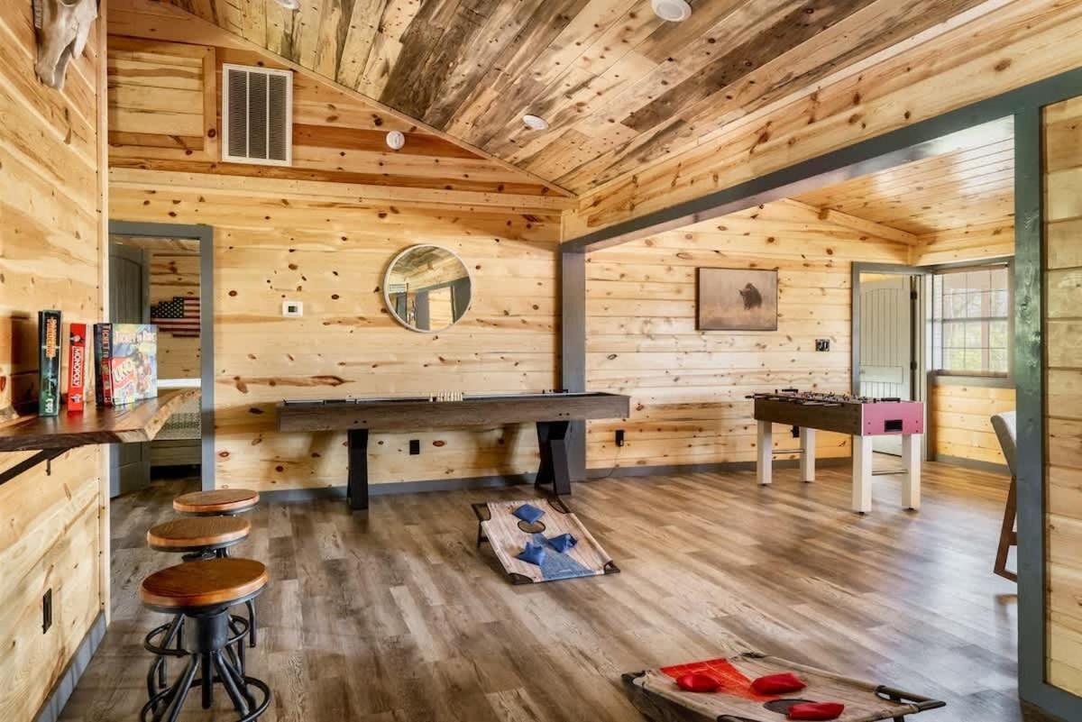 Fun Heated Pool Cabin - Walk To Parkway Pigeon Forge Ngoại thất bức ảnh